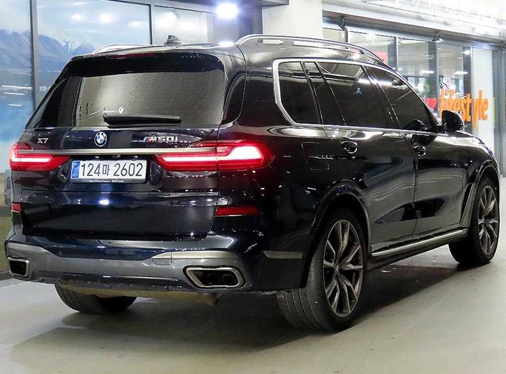 BMW X7 M50i 사진 4