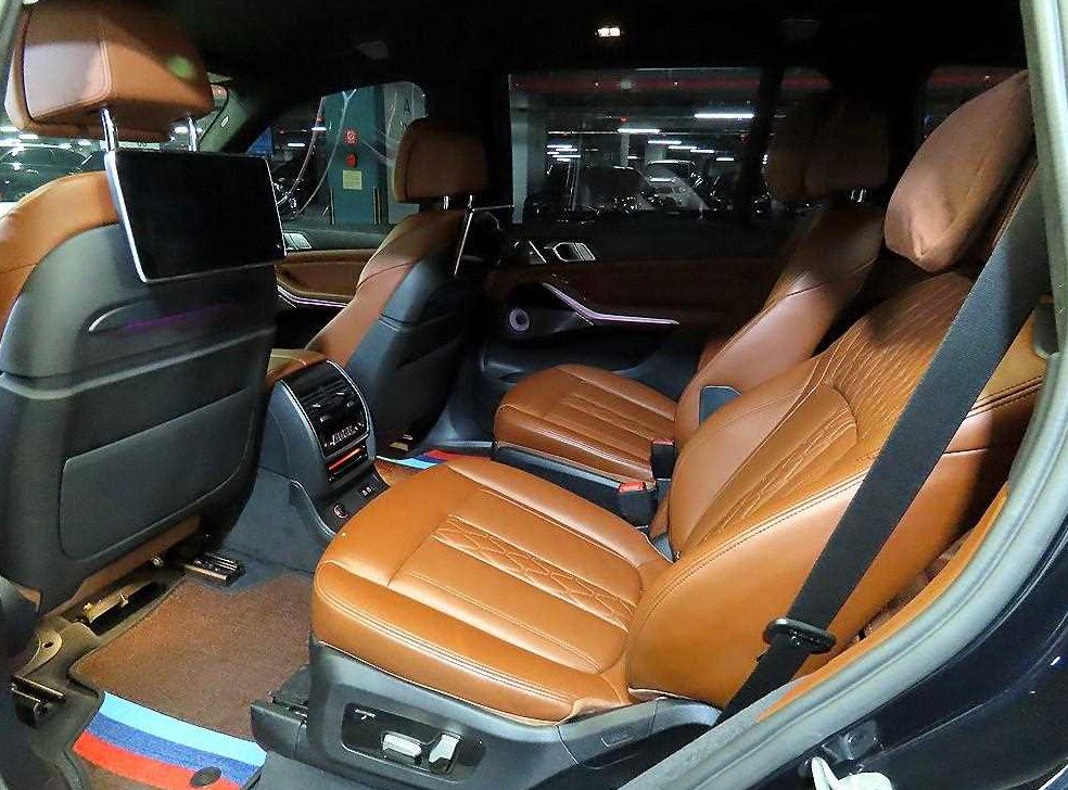 BMW X7 M50i 사진 7