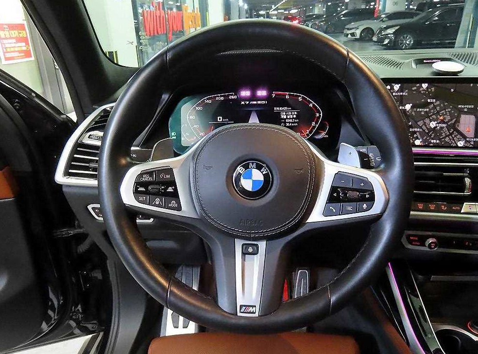 BMW X7 M50i 사진 8