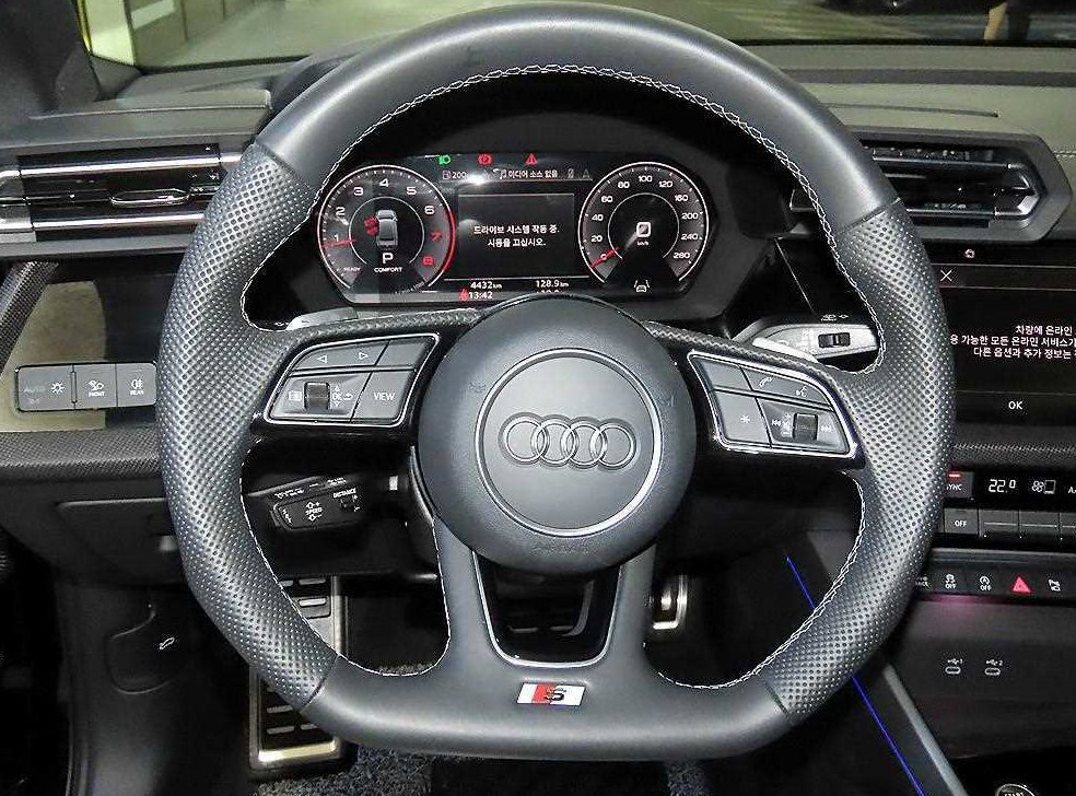아우디 A3 40 TFSI 사진 8