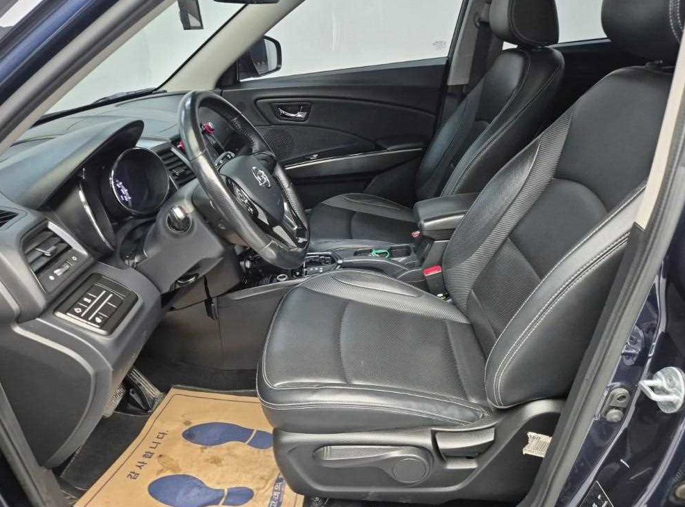 KG모빌리티(쌍용)  티볼리 가솔린 2WD 1.6 VX 사진 11