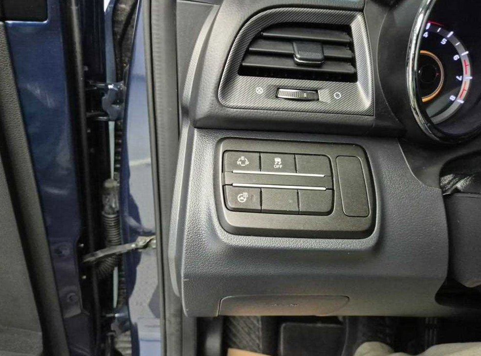 KG모빌리티(쌍용)  티볼리 가솔린 2WD 1.6 VX 사진 18