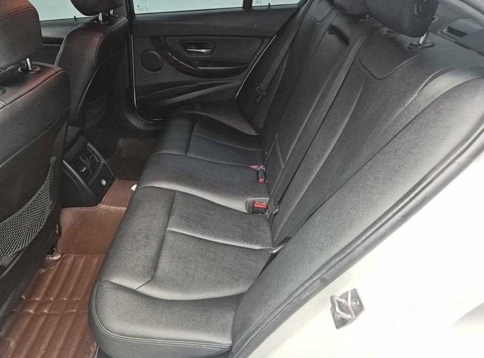 BMW 3시리즈 320d 사진 12