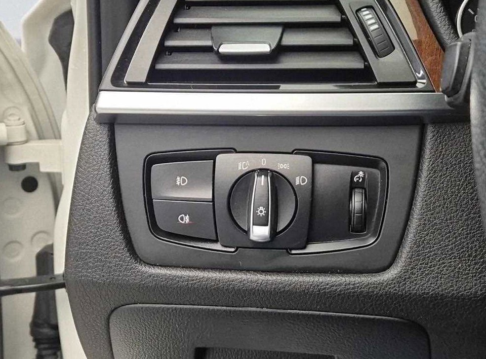 BMW 3시리즈 320d 사진 19