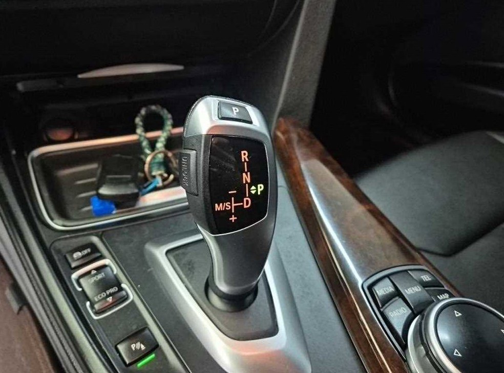 BMW 3시리즈 320d 사진 8