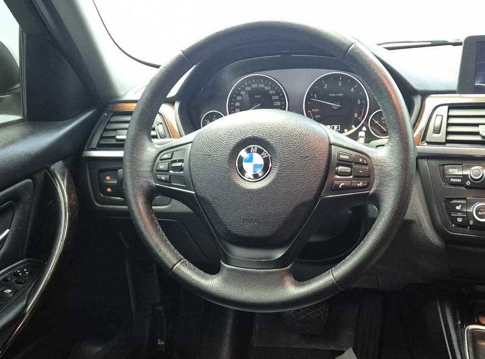 BMW 3시리즈 320d 사진 9