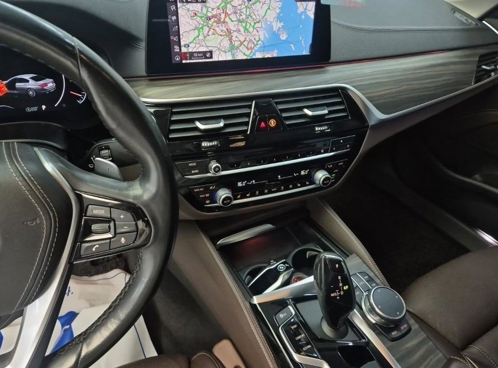 BMW 5시리즈 520d 럭셔리 플러스 사진 11
