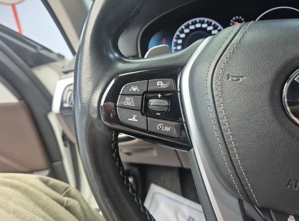 BMW 5시리즈 520d 럭셔리 플러스 사진 12
