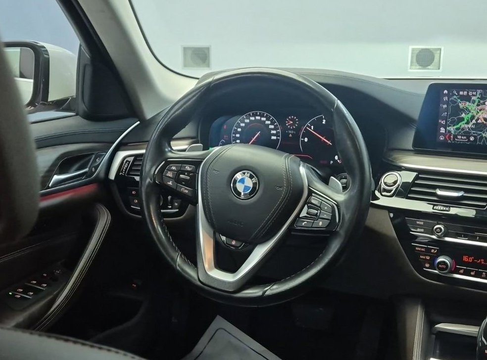 BMW 5시리즈 520d 럭셔리 플러스 사진 13