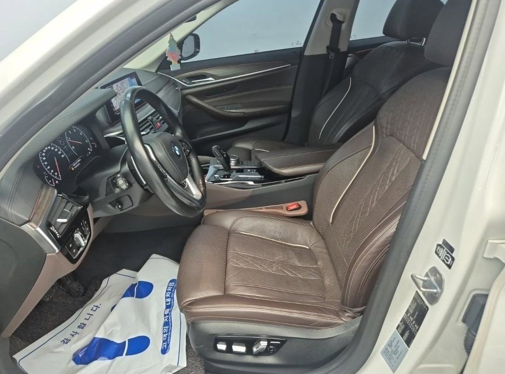 BMW 5시리즈 520d 럭셔리 플러스 사진 14