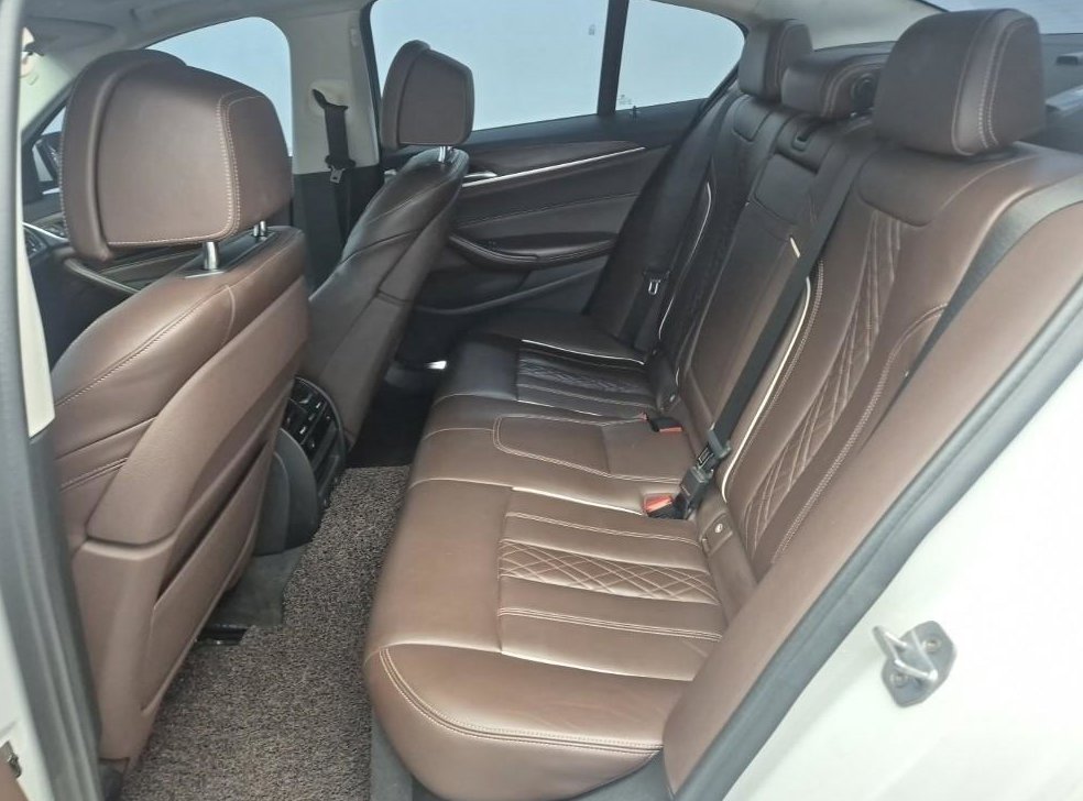 BMW 5시리즈 520d 럭셔리 플러스 사진 15