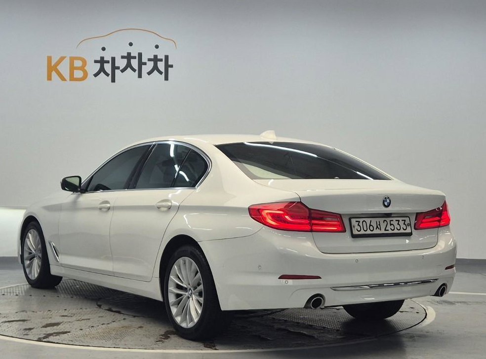 BMW 5시리즈 520d 럭셔리 플러스 사진 3