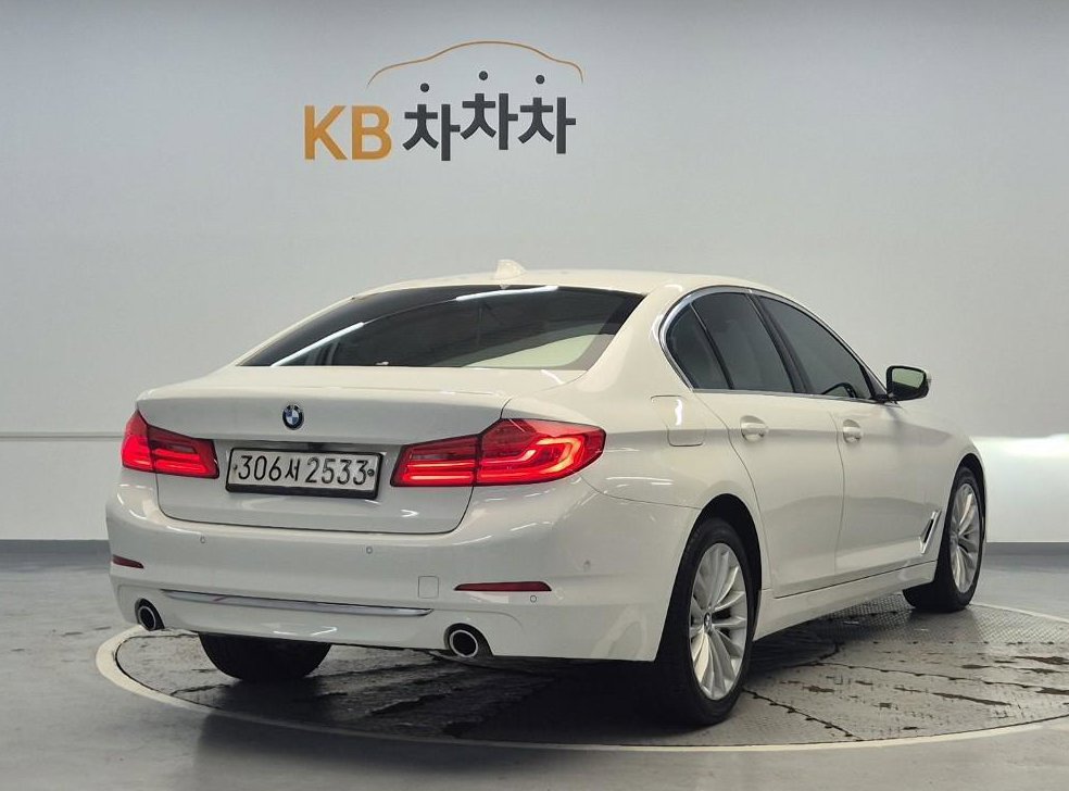 BMW 5시리즈 520d 럭셔리 플러스 사진 4