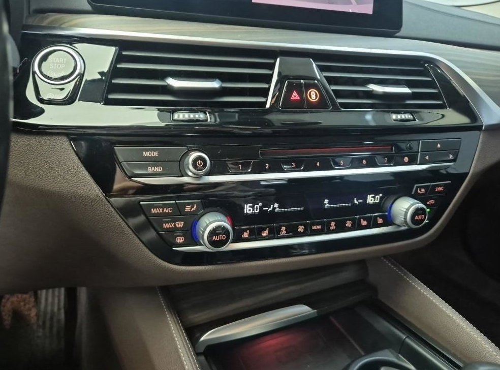 BMW 5시리즈 520d 럭셔리 플러스 사진 7