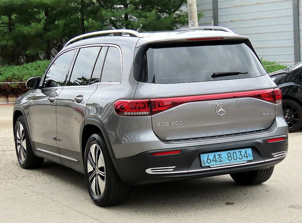 벤츠 EQB EQB 300 4MATIC 사진 3