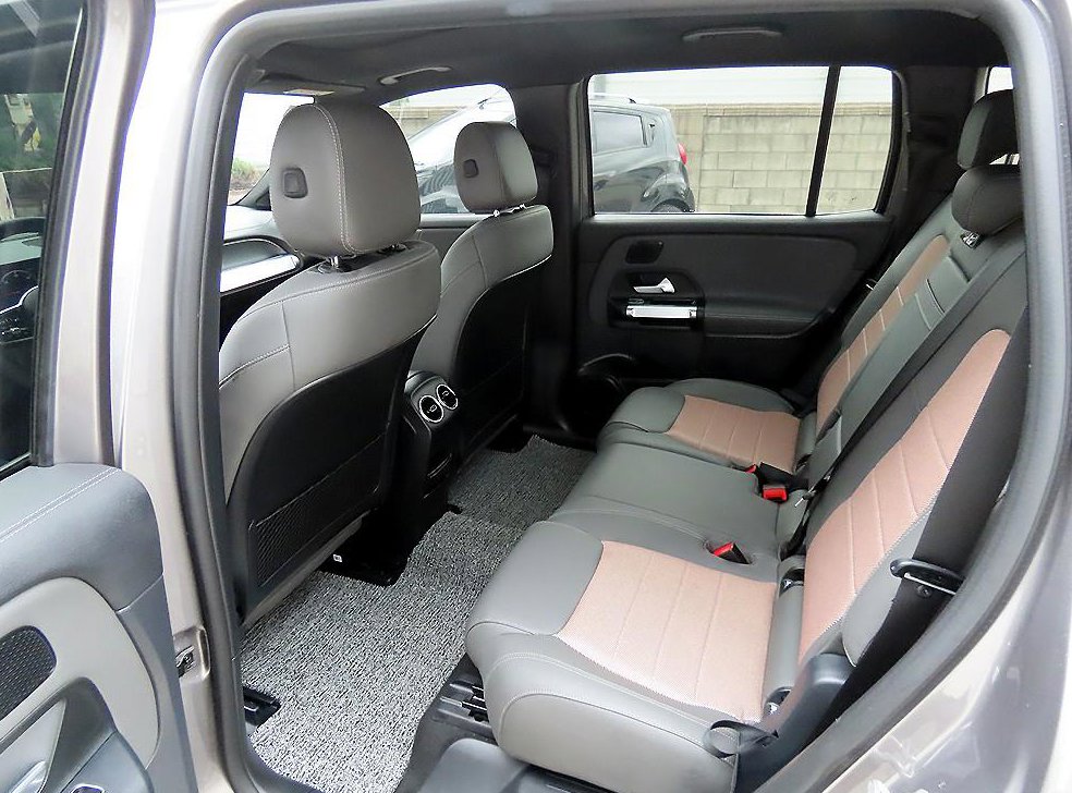 벤츠 EQB EQB 300 4MATIC 사진 6