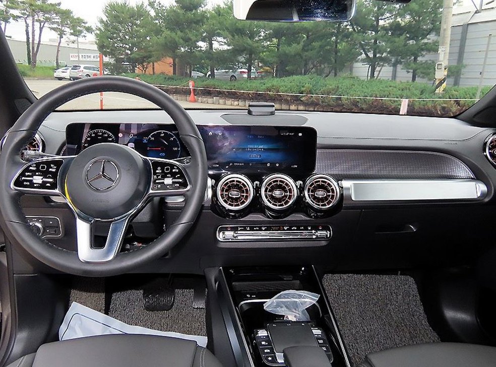 벤츠 EQB EQB 300 4MATIC 사진 7