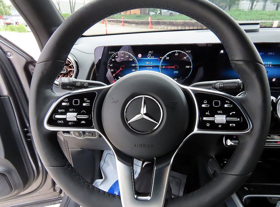 벤츠 EQB EQB 300 4MATIC 사진 8