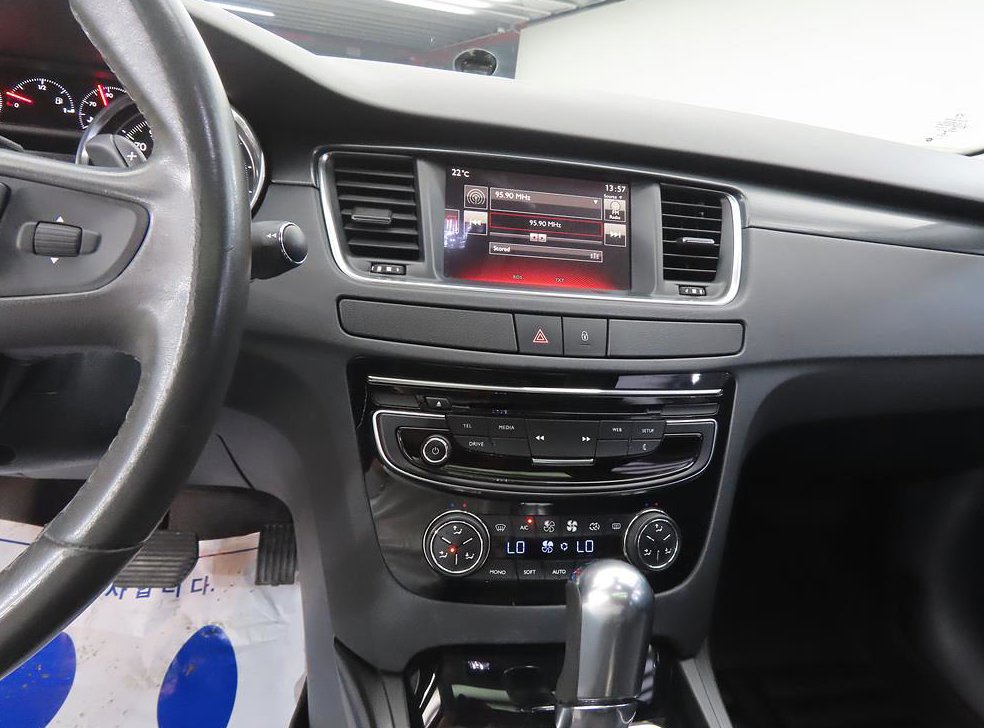 푸조 508 1.6 BLUEHDI GT-LINE 사진 10