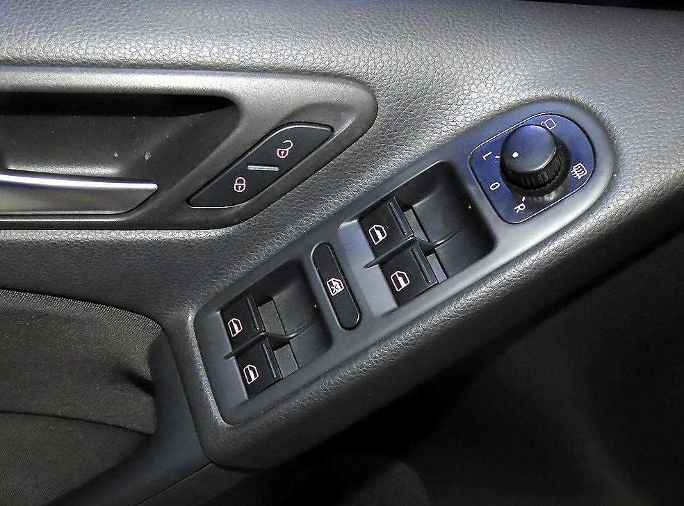 폭스바겐 골프 1.6 TDI 블루모션 사진 13