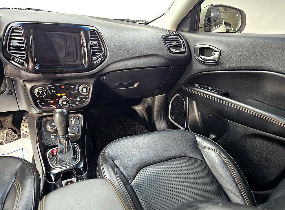 지프 컴패스 2.4 AWD 리미티드 사진 10
