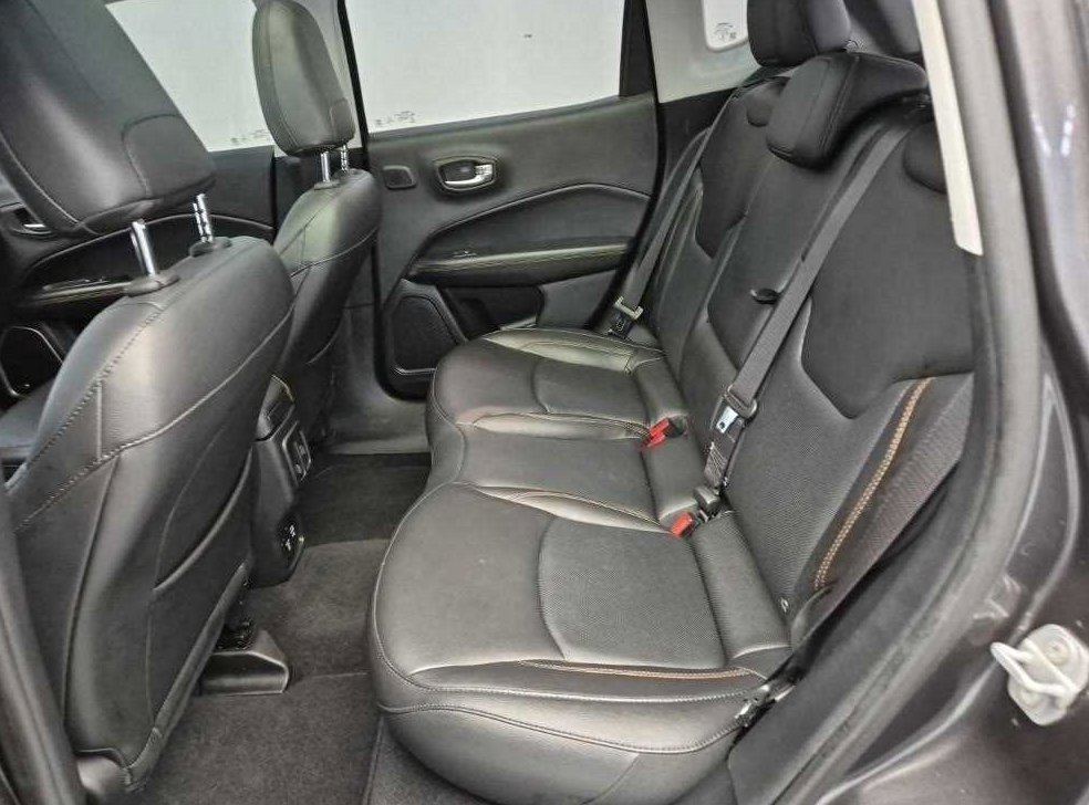 지프 컴패스 2.4 AWD 리미티드 사진 12