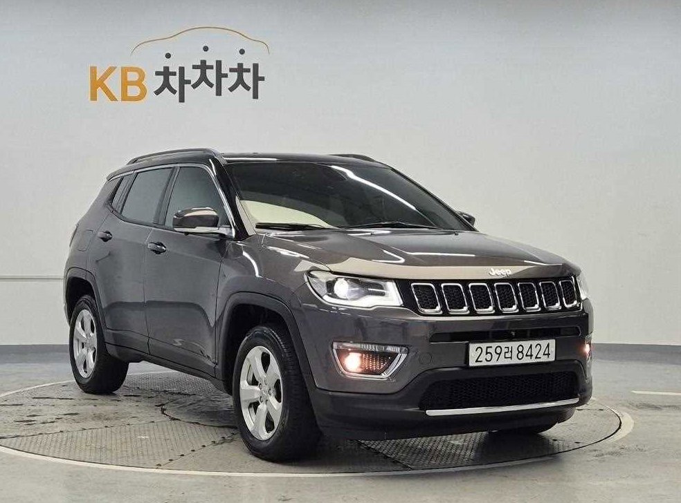지프 컴패스 2.4 AWD 리미티드 사진 4