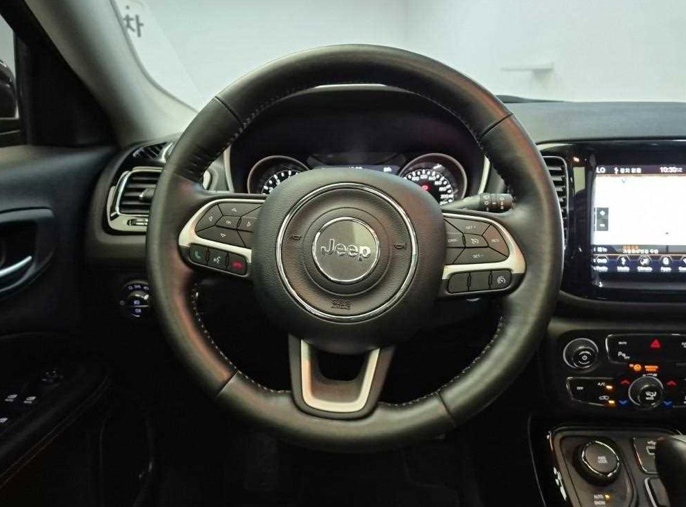 지프 컴패스 2.4 AWD 리미티드 사진 9