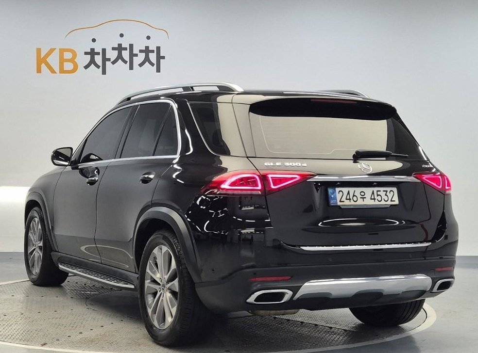 벤츠 GLE 클래스 GLE 300d 4MATIC 사진 2