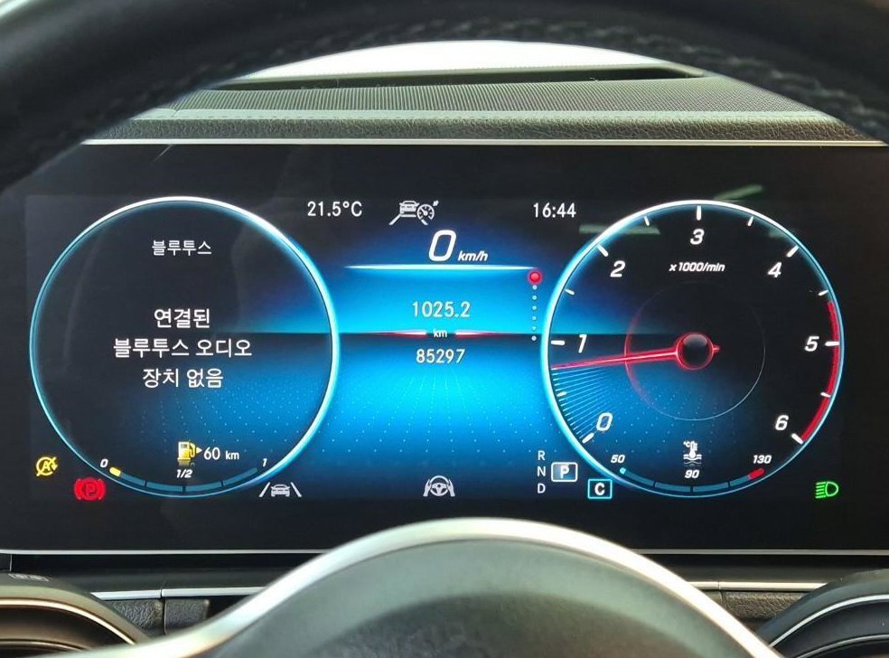 벤츠 GLE 클래스 GLE 300d 4MATIC 사진 6