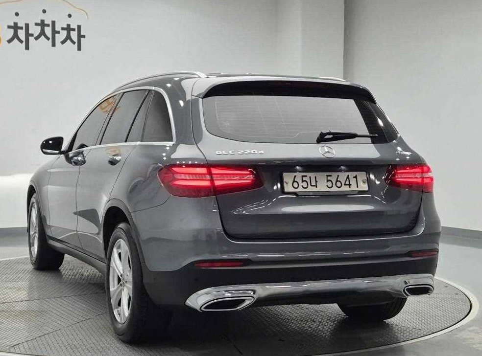 벤츠 GLC 클래스 GLC 220 d 4MATIC 사진 3
