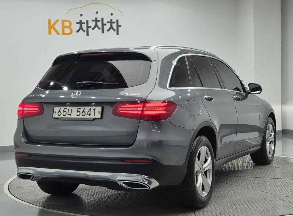 벤츠 GLC 클래스 GLC 220 d 4MATIC 사진 4
