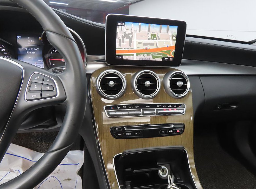 벤츠 C 클래스 C220 d 익스클루시브 사진 10