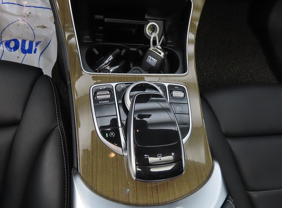 벤츠 C 클래스 C220 d 익스클루시브 사진 11