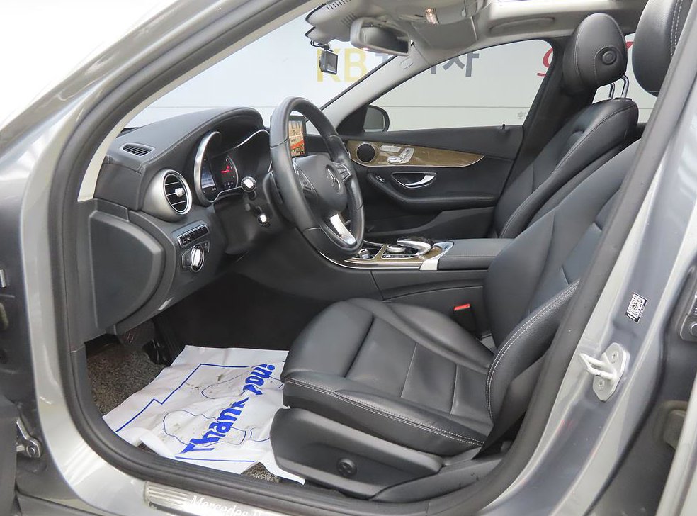 벤츠 C 클래스 C220 d 익스클루시브 사진 5
