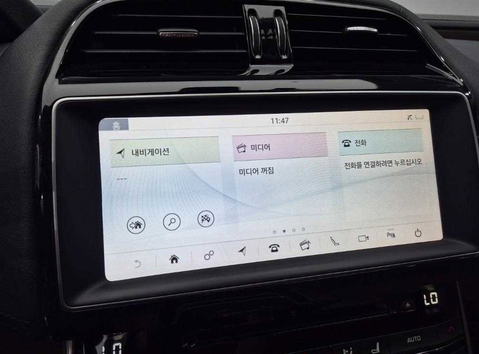 재규어 XE 2.0D 포트폴리오 AWD 사진 14