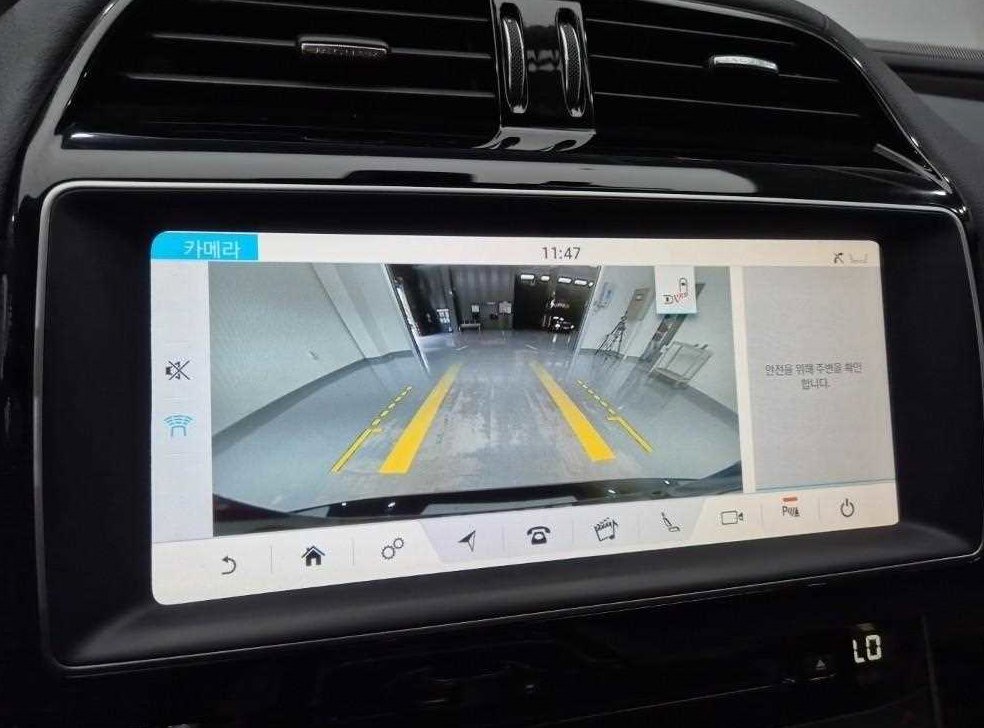 재규어 XE 2.0D 포트폴리오 AWD 사진 15