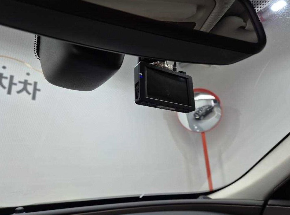 재규어 XE 2.0D 포트폴리오 AWD 사진 17