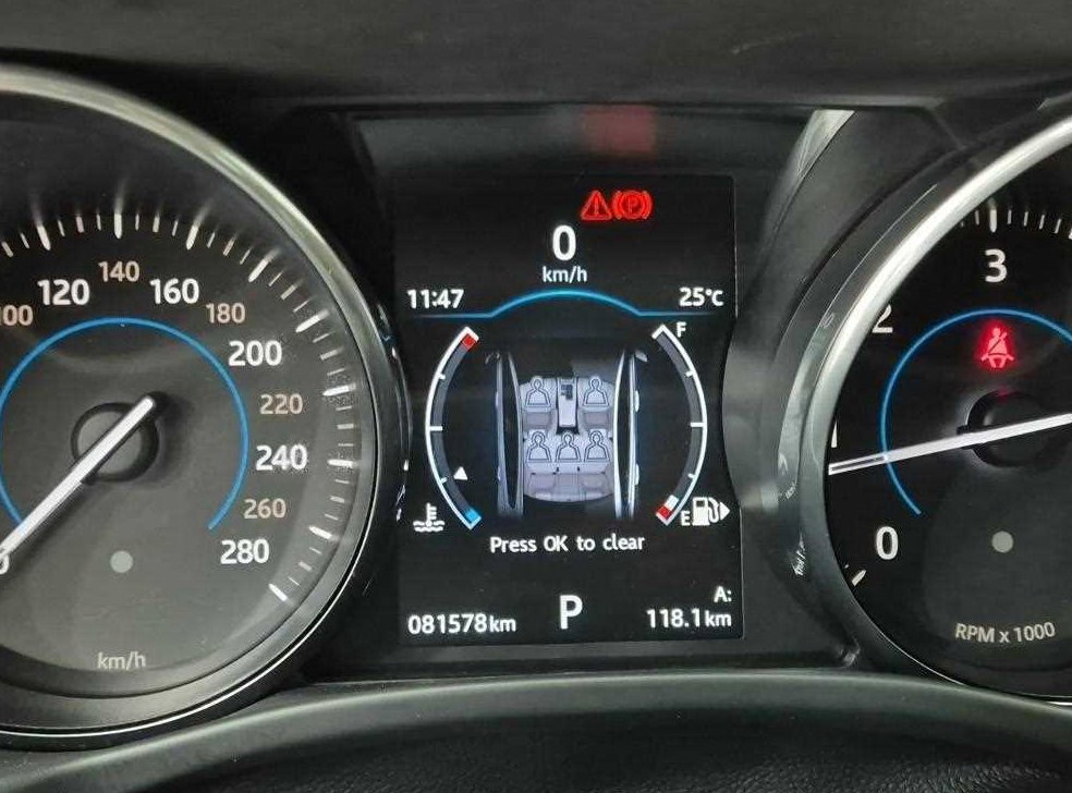 재규어 XE 2.0D 포트폴리오 AWD 사진 6