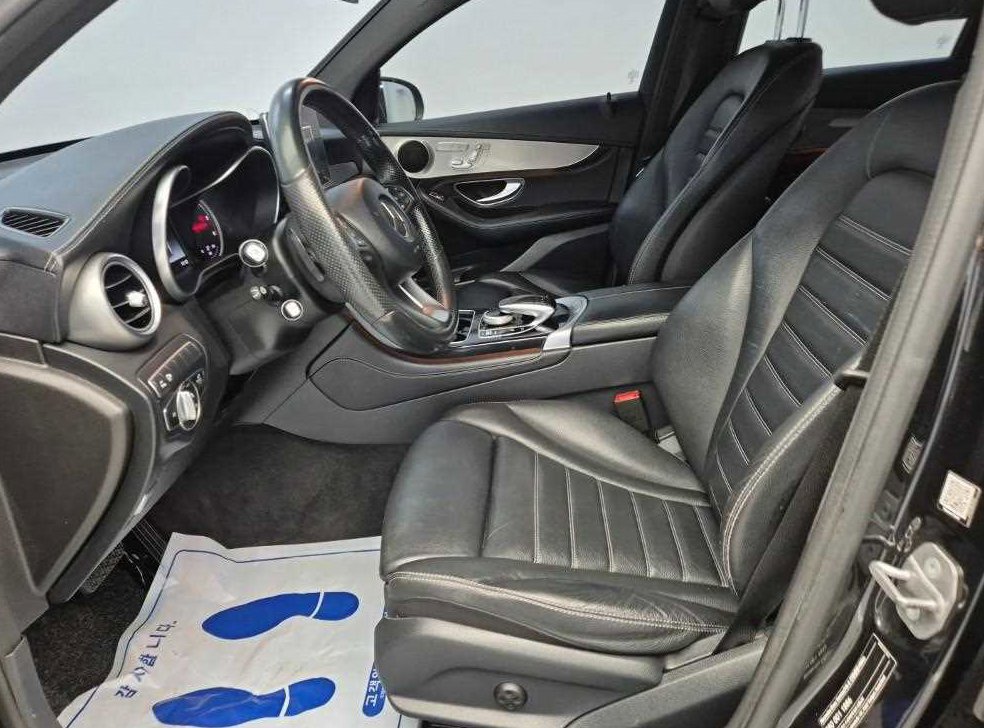 벤츠 GLC 클래스 GLC 220 d 4MATIC 프리미엄 쿠페 사진 11