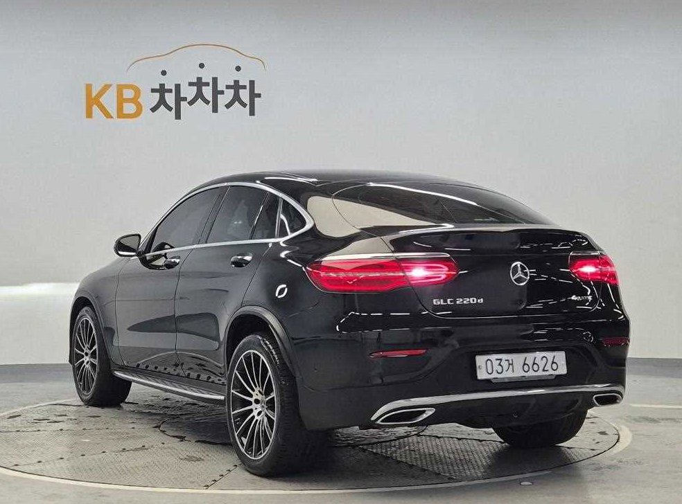 벤츠 GLC 클래스 GLC 220 d 4MATIC 프리미엄 쿠페 사진 2
