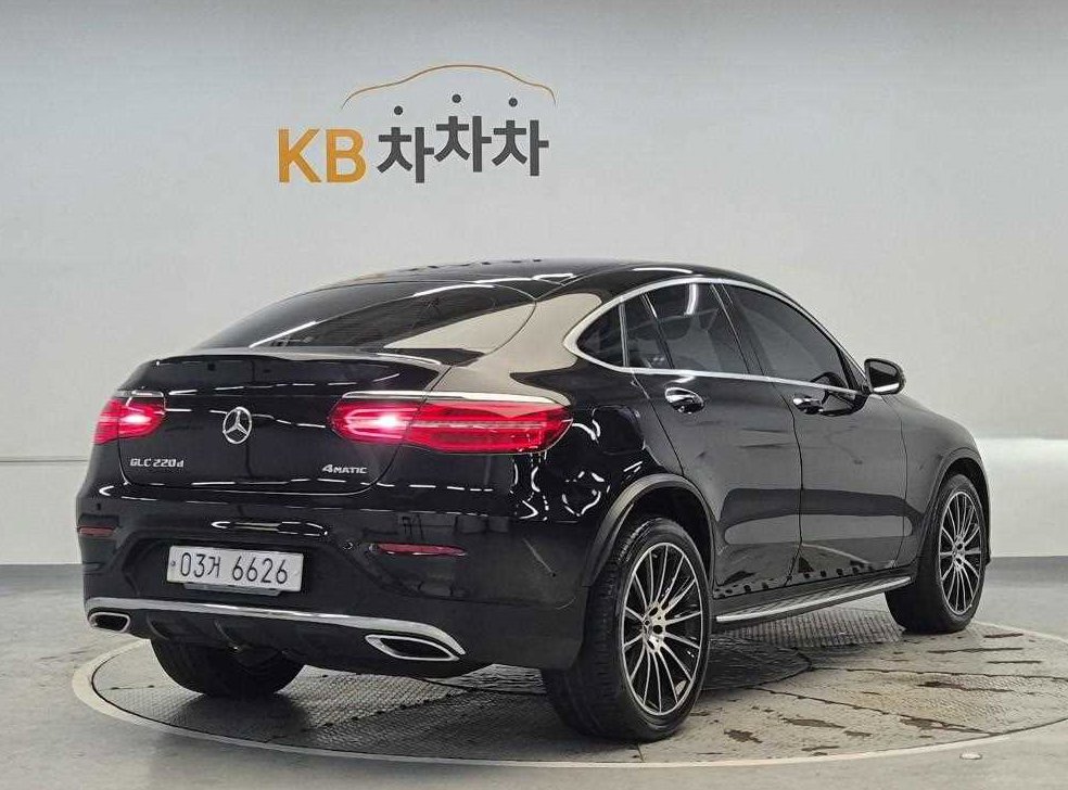 벤츠 GLC 클래스 GLC 220 d 4MATIC 프리미엄 쿠페 사진 3
