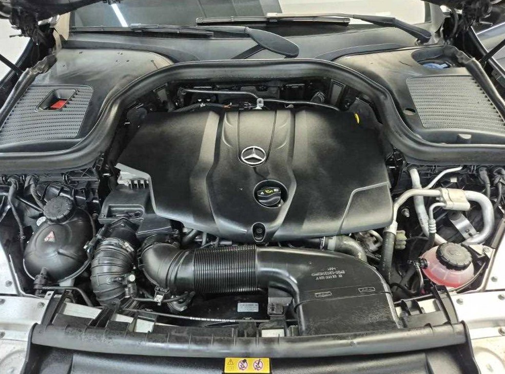 벤츠 GLC 클래스 GLC 220 d 4MATIC 프리미엄 쿠페 사진 5
