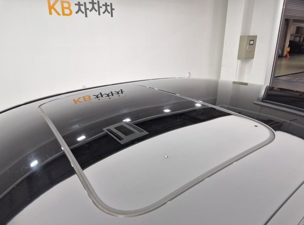 벤츠 E 클래스 E220d 아방가르드 사진 12