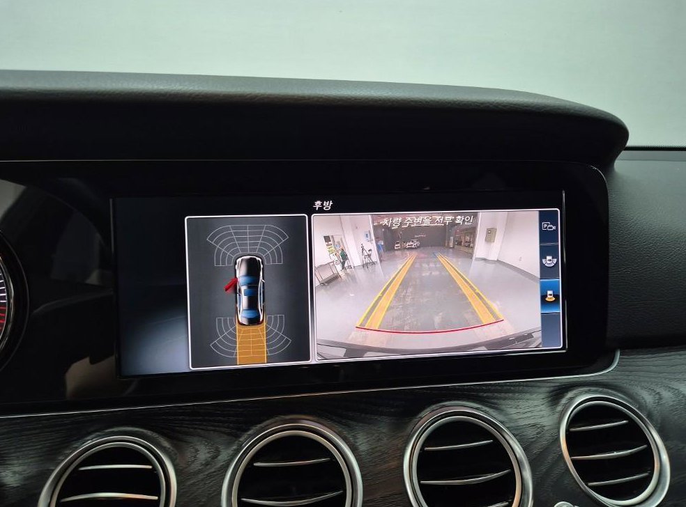 벤츠 E 클래스 E220d 아방가르드 사진 14
