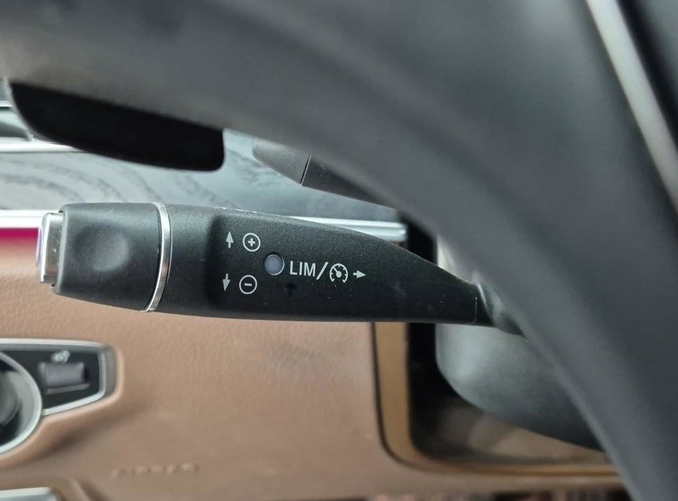 벤츠 E 클래스 E220d 아방가르드 사진 15
