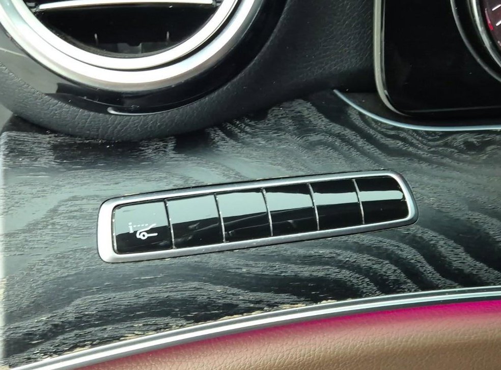 벤츠 E 클래스 E220d 아방가르드 사진 18