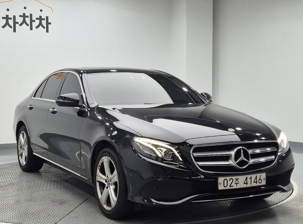 벤츠 E 클래스 E220d 아방가르드 사진 4