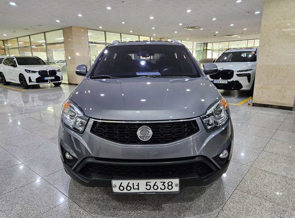 KG모빌리티(쌍용)  코란도 4WD 2.0 CVT 사진 2