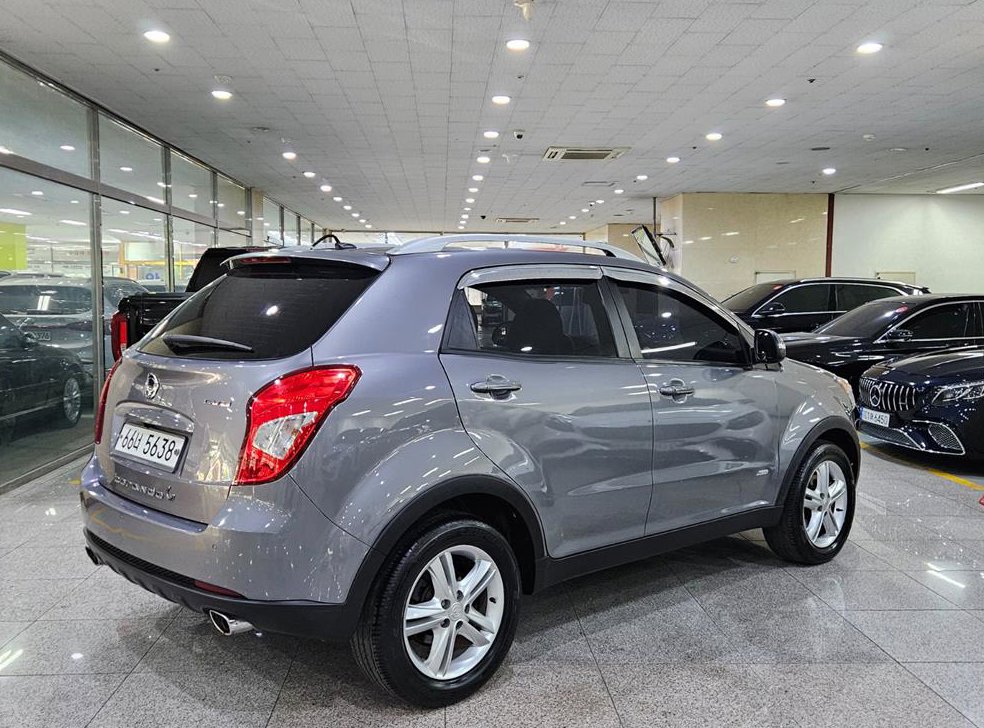 KG모빌리티(쌍용)  코란도 4WD 2.0 CVT 사진 3